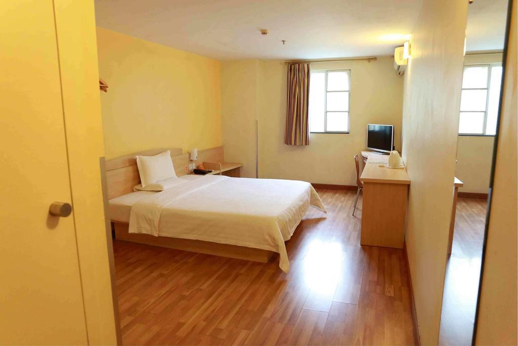 7Days Inn Dalian Wafangdian Railway Station Room photo